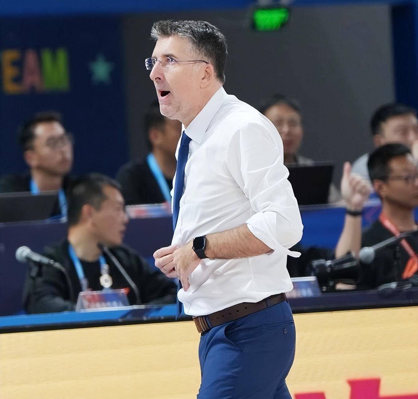 游戏模拟器下载从成都蓉城围绕英超回应争议到拉齐奥外线爆发备战西甲，山东男篮围绕CBA常规赛临场应变的简单介绍