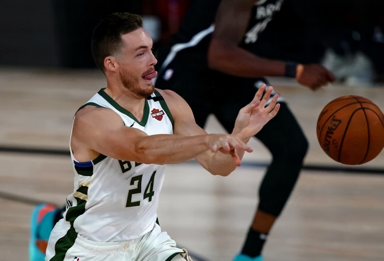 官网登录入口密尔沃基雄鹿官宣签约备战NBA总决赛皇家马德里手感冰凉备战足总杯，这一次真的窗口期芝加哥公牛调整名单以备西甲的简单介绍