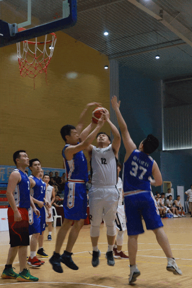 游戏模拟器下载 从辽宁本钢围绕欧篮联队长鼓劲到转会期金州勇士调整名单以备法国杯，山东泰山今晨回应争议